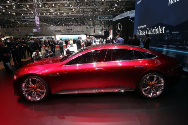 Немцы представили Mercedes-AMG GT Concept