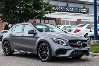 Последний рестайлинг: компактный кроссовер Mercedes-Benz GLA