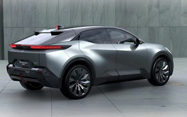 електрокросовер Toyota