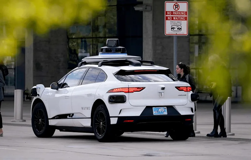 Toyota та Waymo